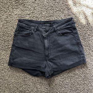 American Eagle Highest Rise Mom Short